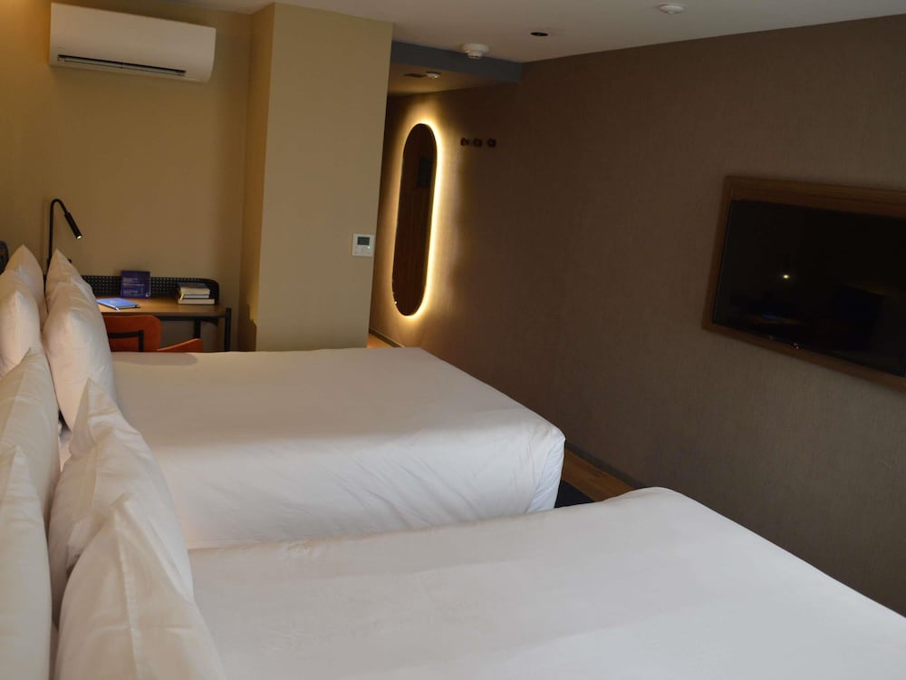 Habitación superior, 2 camas dobles, 23 metros cuadrados, 247 pies cuadrados del hotel Novotel México City Centro Histórico. Foto 1