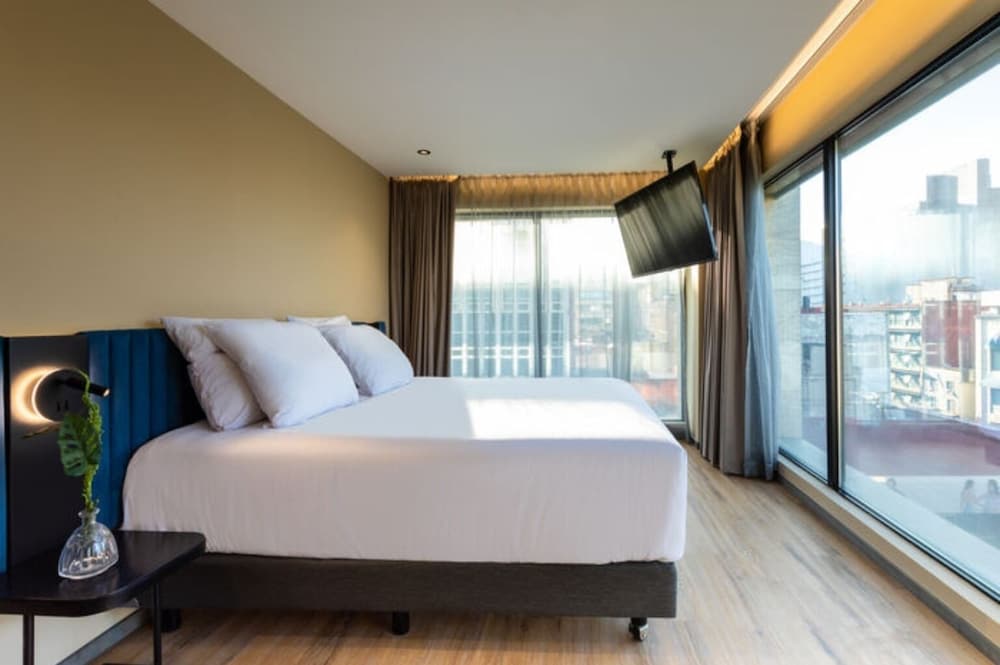 Habitación Deluxe, 1 cama king size, 21 metros cuadrados, 226 pies cuadrados del hotel Novotel México City Centro Histórico. Foto 2