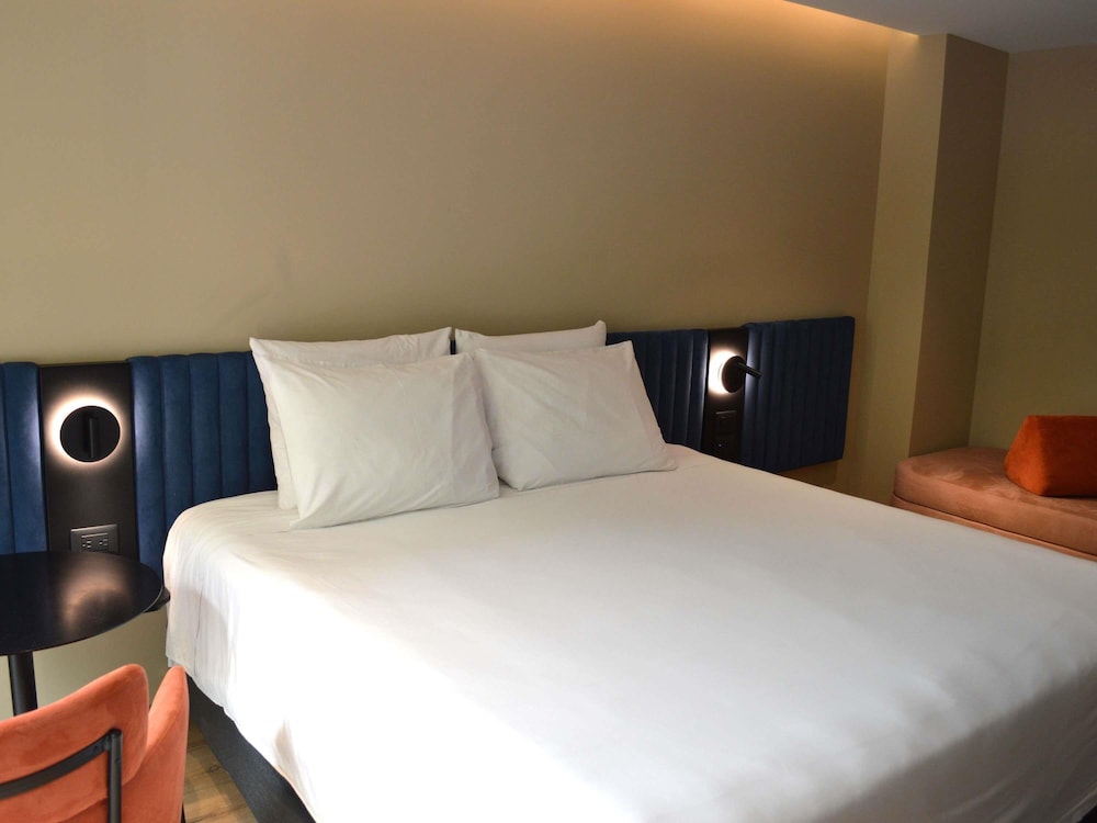 Habitación Superior para personas con discapacidad, 1 cama king size del hotel Novotel México City Centro Histórico. Foto 2