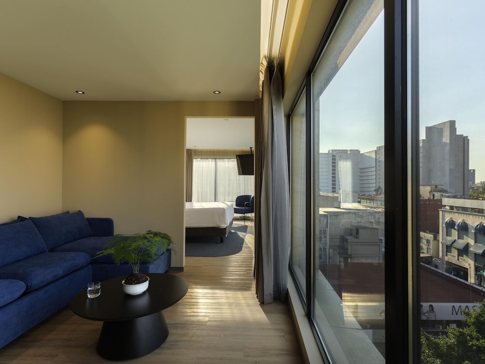 Suite ejecutiva, 1 cama kingsize, 53 metros cuadrados, 570 pies cuadrados del hotel Novotel México City Centro Histórico. Foto 3