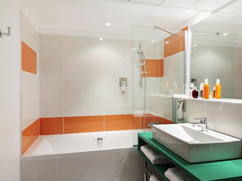 Habitación Standard con dos camas individuales del hotel ibis Styles Montpellier Centre Comedie. Foto 4