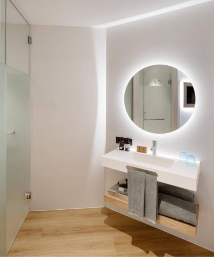 Habitación Innside comunicada con el estudio del hotel INNSiDE Tenerife Santa Cruz. Foto 2