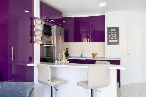 Estudio con terraza y vistas laterales al mar del hotel Las Vistas TRG Tenerife Royal Gardens. Foto 5