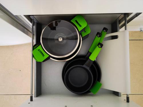 Apartamento Vista Mar Balcón o Terraza 1 habitación 2 Camas individuales 2 sofás camas del hotel Las Vistas TRG Tenerife Royal Gardens. Foto 25