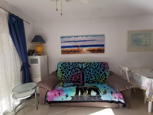 Apartamento Vista Parcial Mar Balcón o Terraza 1 Cama king 1 habitación Sofá Cama incluido del hotel Las Vistas TRG Tenerife Royal Gardens. Foto 9