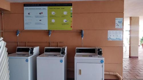 Apartamento Vista Parcial Mar Balcón o Terraza 1 Cama king 1 habitación Sofá Cama incluido del hotel Las Vistas TRG Tenerife Royal Gardens. Foto 16