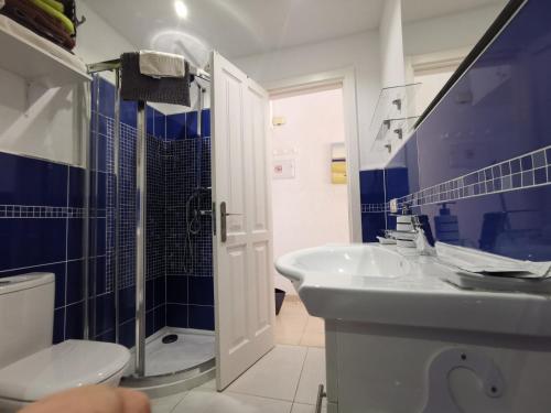 Apartamento Vista Parcial Mar Balcón o Terraza 1 Cama king 1 habitación Sofá Cama incluido del hotel Las Vistas TRG Tenerife Royal Gardens. Foto 20