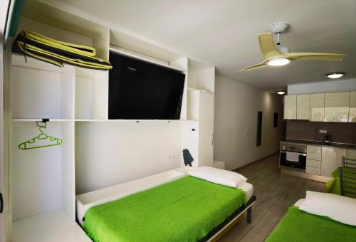 Holiday Home with Terrace and Lateral Sea View del hotel Las Vistas TRG Tenerife Royal Gardens. Foto 20