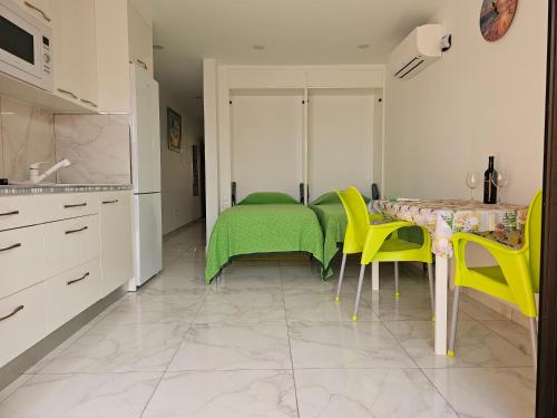 Holiday Home with Terrace and Lateral Sea View del hotel Las Vistas TRG Tenerife Royal Gardens. Foto 10