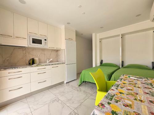 Holiday Home with Terrace and Lateral Sea View del hotel Las Vistas TRG Tenerife Royal Gardens. Foto 16