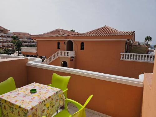 Holiday Home with Terrace and Lateral Sea View del hotel Las Vistas TRG Tenerife Royal Gardens. Foto 19
