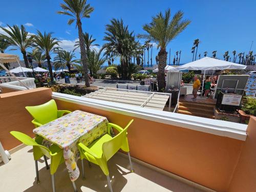 Holiday Home with Terrace and Lateral Sea View del hotel Las Vistas TRG Tenerife Royal Gardens. Foto 10