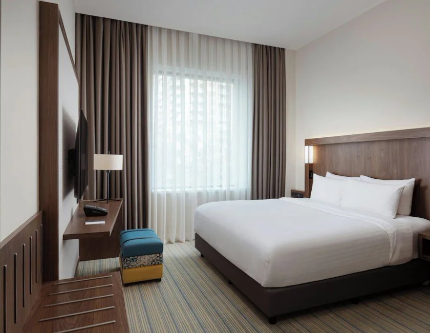 Habitación, 1 cama de matrimonio grande, vistas al jardín del hotel Courtyard by Marriott Baku