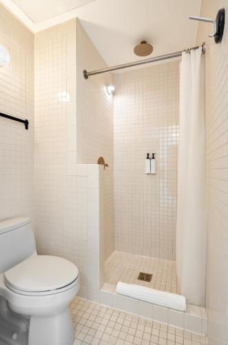 Habitación con cama extragrande Sky del hotel Untitled at 3 Freeman Alley. Foto 4