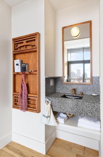 Alojamiento Sky con cama extragrande - Adaptada para personas con movilidad reducida del hotel Untitled at 3 Freeman Alley. Foto 2