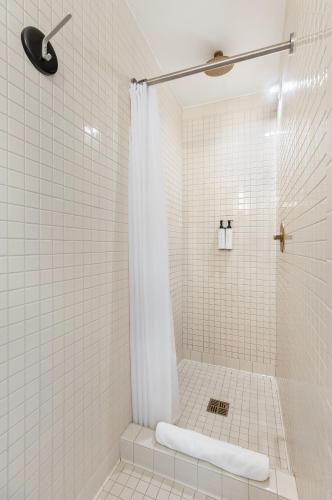 Alojamiento Untitled con cama grande del hotel Untitled at 3 Freeman Alley. Foto 2