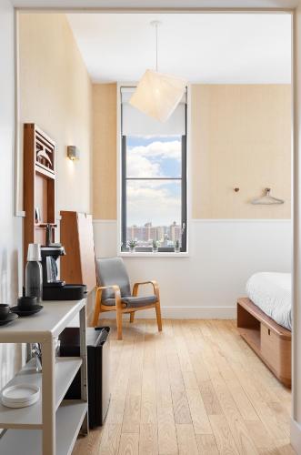 Alojamiento Sky con cama grande del hotel Untitled at 3 Freeman Alley. Foto 1