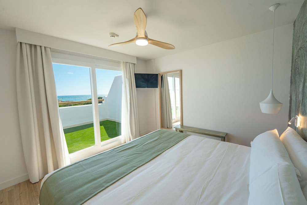 Apartamento Confort, 1 habitación, cocina, vistas al mar del hotel Punta Candor Suites. Foto 1