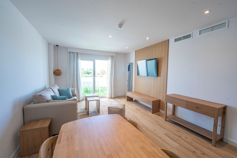 Apartamento Confort, 2 habitaciones, cocina, vistas al mar del hotel Punta Candor Suites
