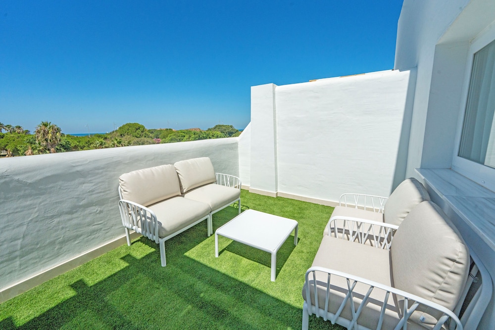 Apartamento Confort, 2 habitaciones, cocina, vistas al mar del hotel Punta Candor Suites. Foto 7