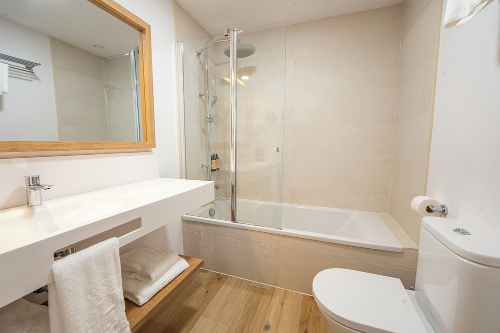 Apartamento Confort, 2 habitaciones, cocina, vistas al mar del hotel Punta Candor Suites. Foto 9