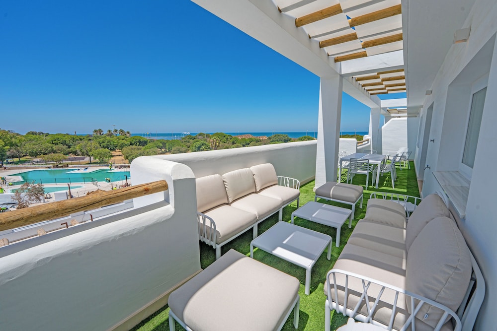 Apartamento Confort, 3 habitaciones, cocina, vistas al mar del hotel Punta Candor Suites