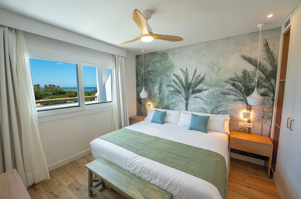 Apartamento Confort, 3 habitaciones, cocina, vistas al mar del hotel Punta Candor Suites. Foto 1
