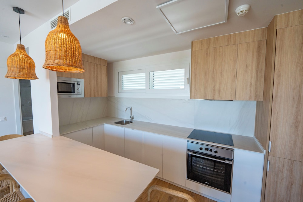 Apartamento Confort, 3 habitaciones, cocina, vistas al mar del hotel Punta Candor Suites. Foto 4