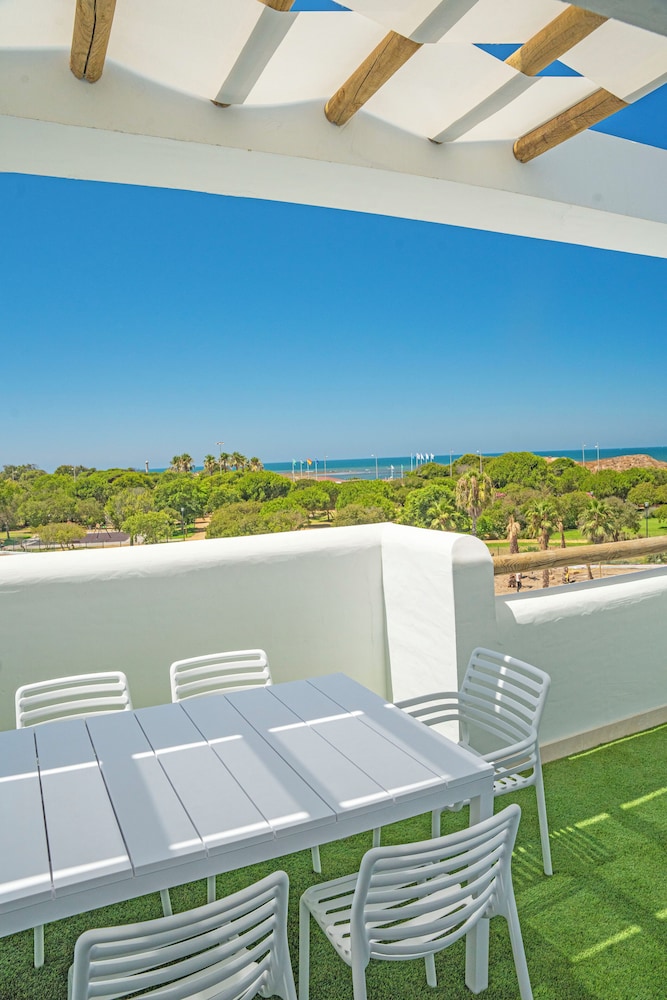 Apartamento Confort, 3 habitaciones, cocina, vistas al mar del hotel Punta Candor Suites. Foto 11