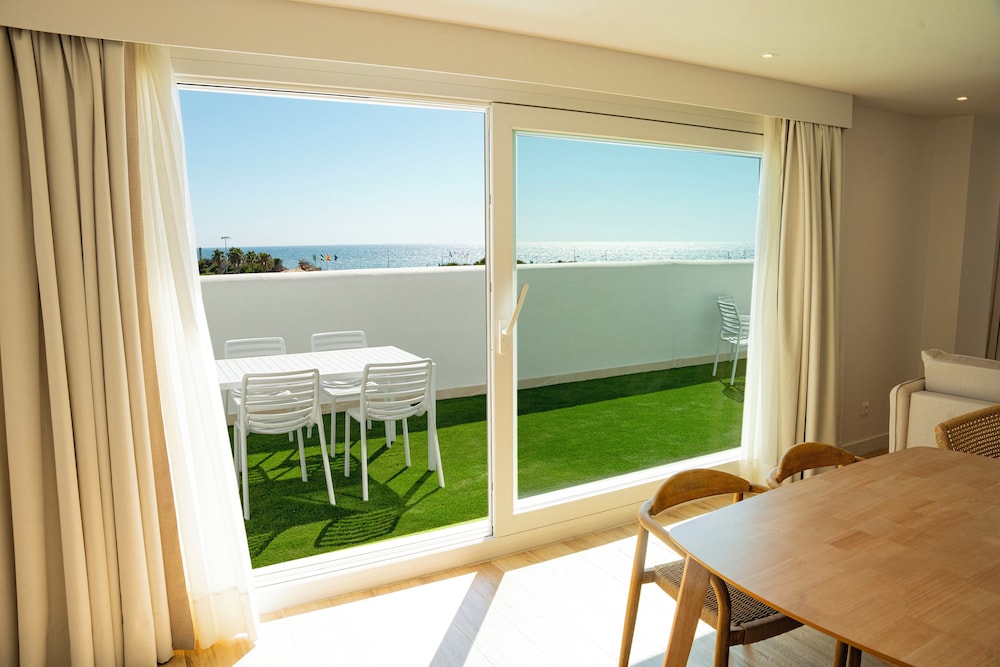 Ático Confort, 1 habitación, cocina, vistas al mar del hotel Punta Candor Suites