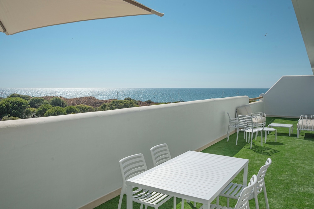 Ático Confort, 1 habitación, cocina, vistas al mar del hotel Punta Candor Suites. Foto 5