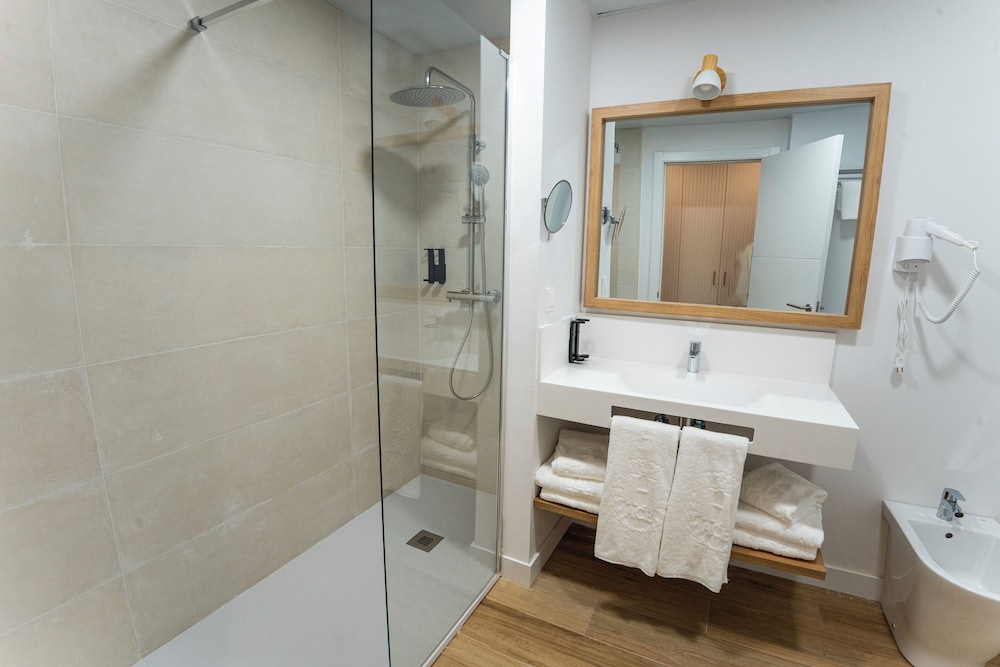 Estudio exclusivo, acceso a la piscina, planta baja del hotel Punta Candor Suites. Foto 9