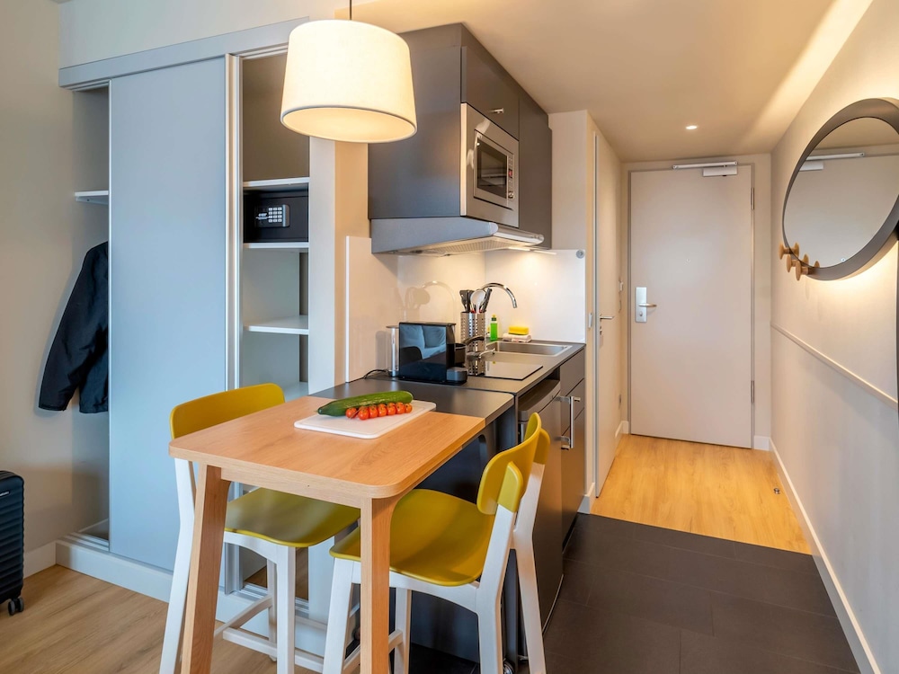 Estudio Queen del hotel Adagio Access Freiburg. Foto 6