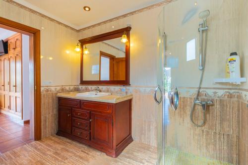 Suite con terraza del hotel Timanfaya Casa Rural. Foto 11