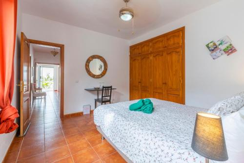 Suite con vistas a la montaña del hotel Timanfaya Casa Rural. Foto 2