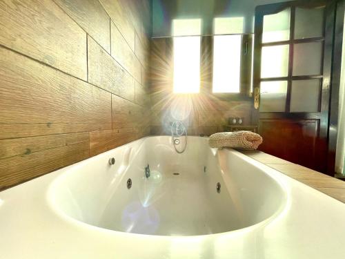 Habitación Deluxe del hotel Rural Finca Marisa. Foto 7