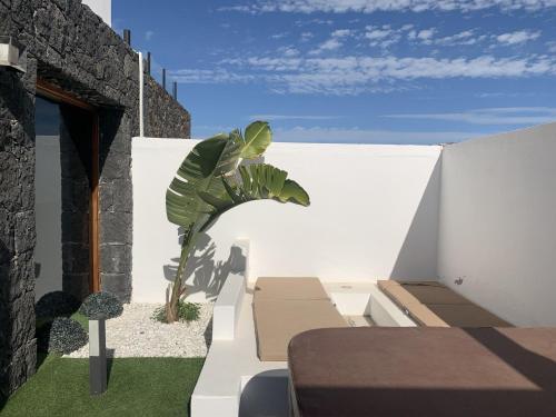 Apartamento con vistas a la montaña y bañera de hidromasaje del hotel Rural Finca Marisa