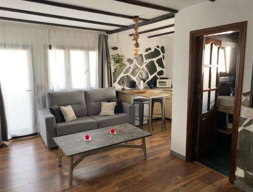 Habitación Doble con balcón del hotel Rural Finca Marisa. Foto 4