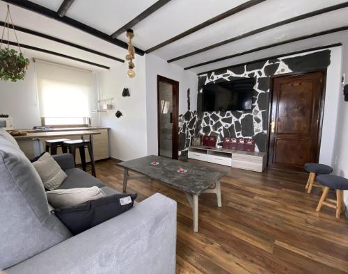 Habitación Doble con balcón del hotel Rural Finca Marisa. Foto 6