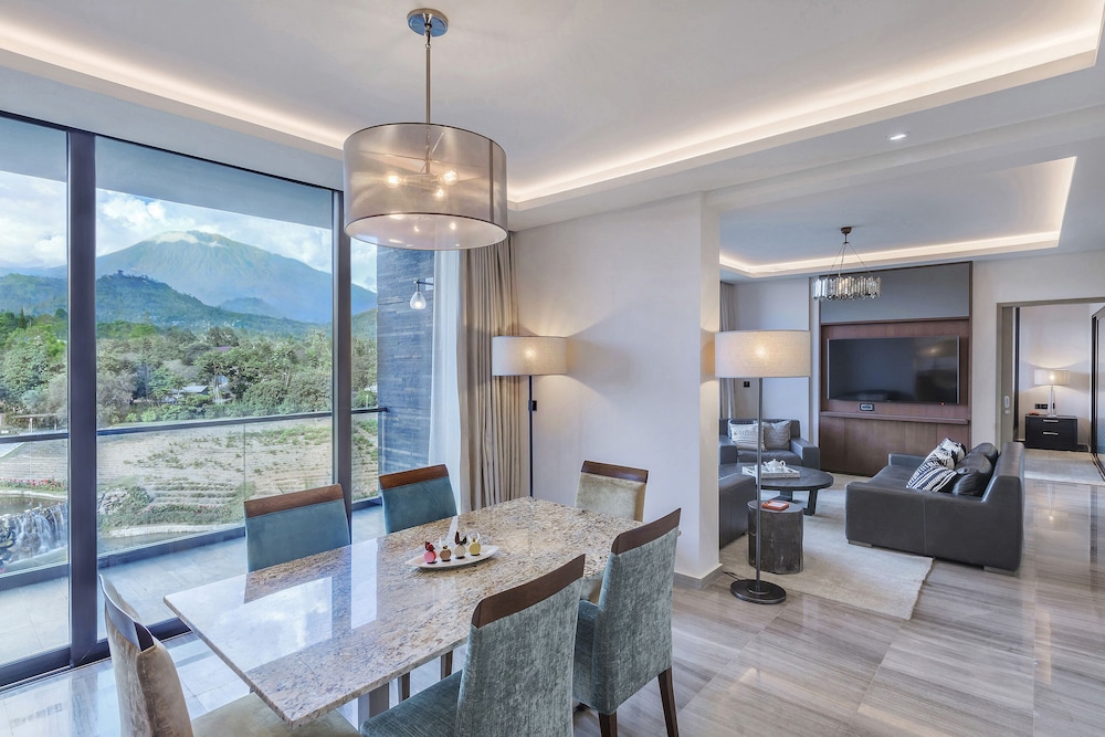 Suite Presidencial RedLevel de Dos Dormitorios Vistas a la Montaña del hotel Gran Melia Arusha. Foto 6