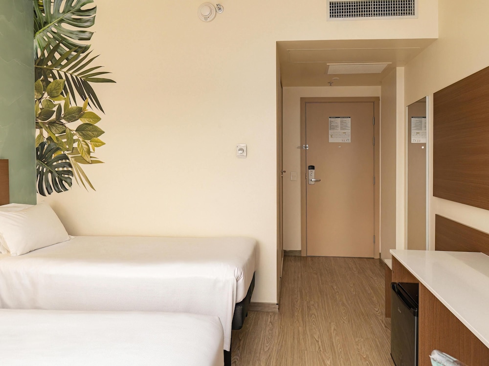 Apartamento estándar, 2 camas individuales del hotel ibis Styles Curitiba Aeroporto. Foto 2