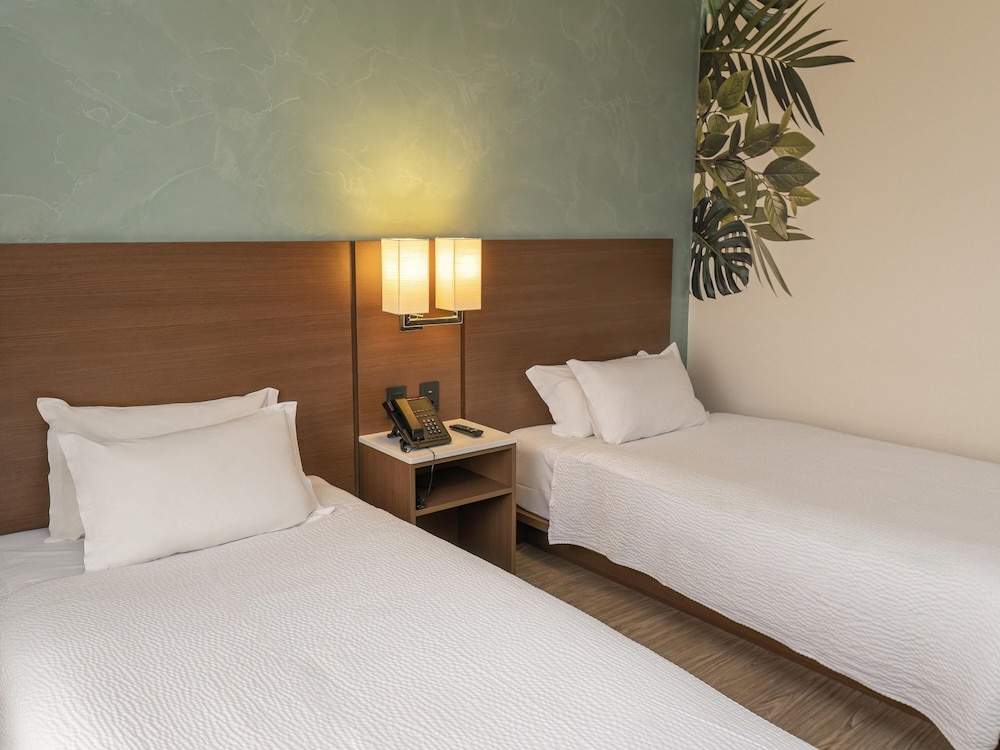 Apartamento estándar, 2 camas individuales del hotel ibis Styles Curitiba Aeroporto. Foto 5