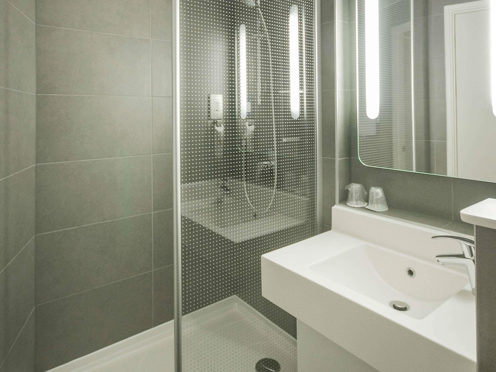 Habitación, 1 cama doble del hotel Ibis London Heathrow Airport. Foto 4