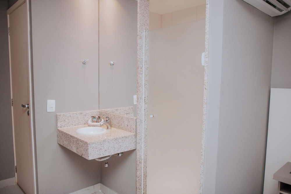 Habitación estándar doble del hotel Rede Andrade Lapa. Foto 6