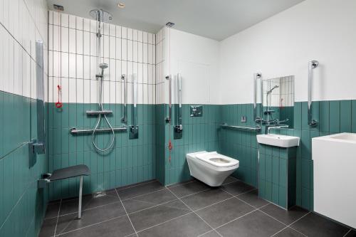 Habitación Doble adaptada para personas con movilidad reducida del hotel Southgate Hotel London