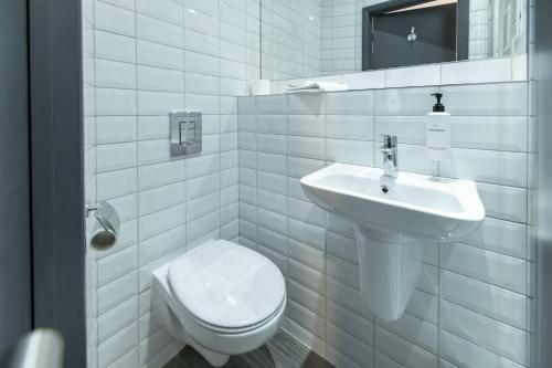 Habitación Doble Estándar del hotel easyHotel Victoria. Foto 5