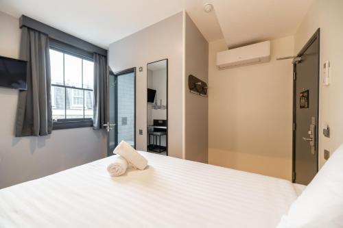 Habitación Doble Estándar del hotel easyHotel Victoria. Foto 6