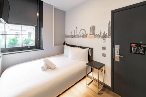 Habitación doble - Adaptada para personas de movilidad reducida del hotel easyHotel Victoria