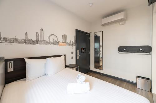 Habitación doble - Adaptada para personas de movilidad reducida del hotel easyHotel Victoria. Foto 3