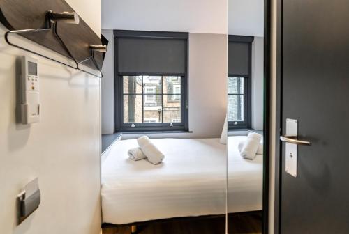 Habitación Doble Económica del hotel easyHotel Victoria. Foto 5